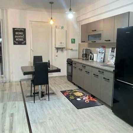 Apartament Intr-O Zona Rezidentiala Linistita Iasi Ngoại thất bức ảnh