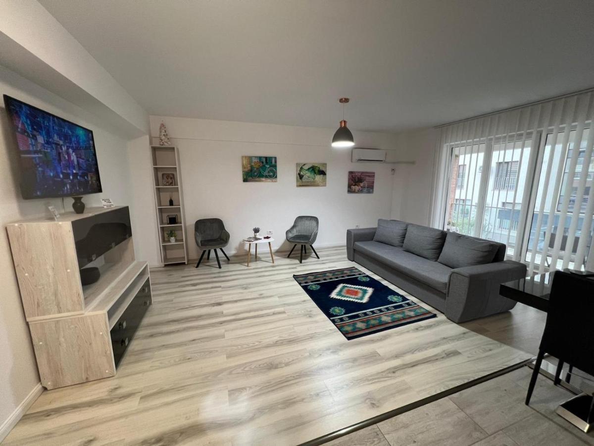 Chic Apartament Complex Inamstro Iasi Ngoại thất bức ảnh