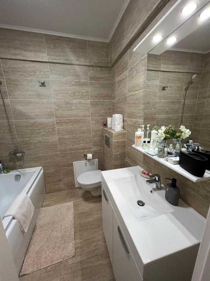 Chic Apartament Complex Inamstro Iasi Ngoại thất bức ảnh
